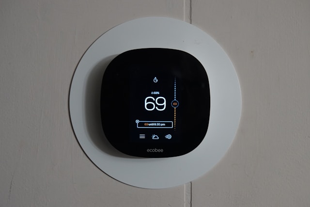 Smart thermostat for app-controlled comfort